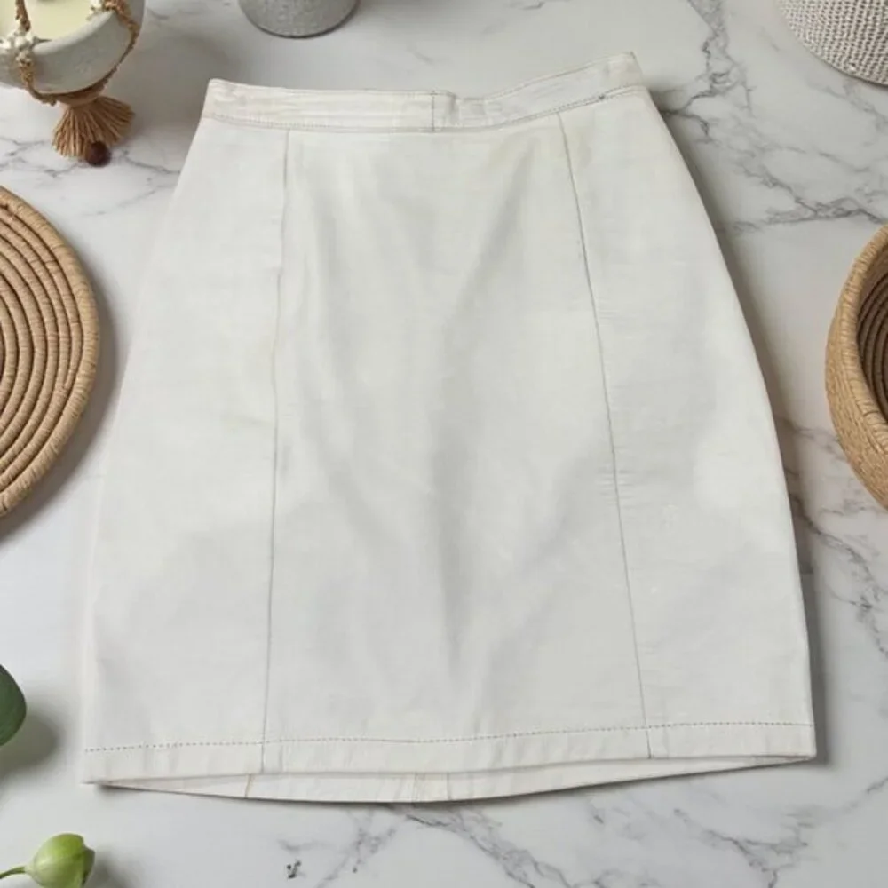 Vintage Wilson's Ivory Genuine Leather Mini Skirt Size 6 High Waist - Picture 1 of 10